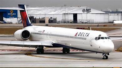 Delta pilot found drunk before transatlantic flight sentenced to 10 months prison